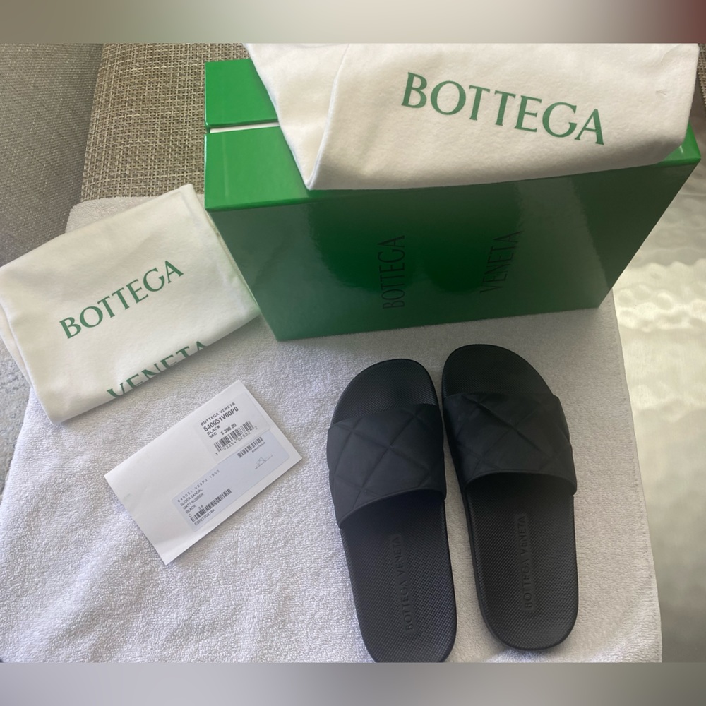 Authentic Bottega, Venetta slides